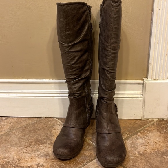 High boots distressed look leather size 7.5 mushroom - Picture 2 of 2